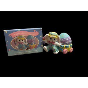 Vintage 1990 Hallmark Crayola Bunny Rabbit Painter Easter Egg Holder Figure